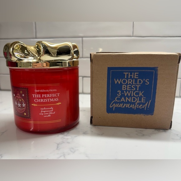 Bath and Body Works The Perfect Christmas Decorative Bow Lid 3 Wick Candle 2025 - Picture 7 of 8